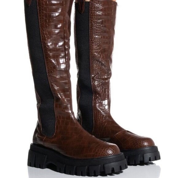 AZALEA WANG WE  READY FLATFORM BOOT IN BROWN  ( BRAND NEW !!!!! ) - Picture 1 of 7